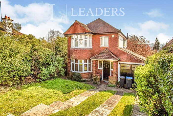 3 Bedroom Detached House To Rent In Blenheim Park Road, CR2