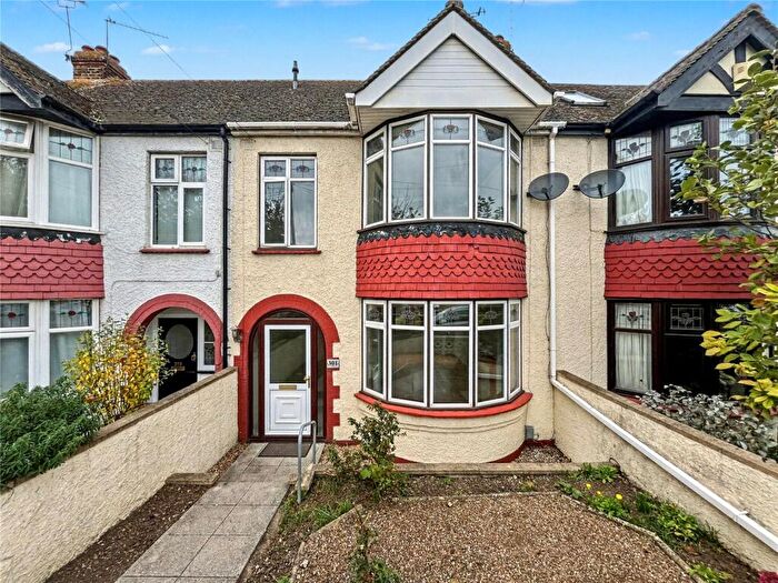 3 Bedroom Terraced House For Sale In Woodlands Road, Gillingham, Kent, ME7