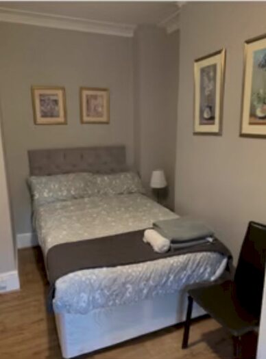 2 Bedroom Flat To Rent In Macfarlane Road, London, W12