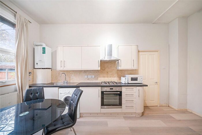 1 Bedroom Flat To Rent In Aldrington Road, London, SW16