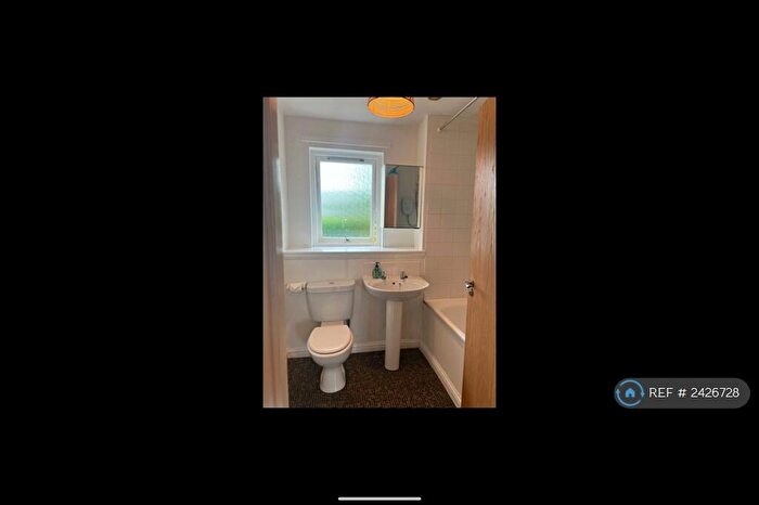 2 Bedroom End Of Terrace House To Rent In Lindsay Gardens, Kilmarnock, KA3