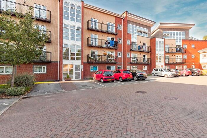 2 Bedroom Apartment To Rent In Wharf Road, Sale, M33