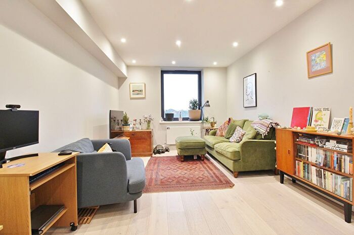 1 Bedroom Flat For Sale In Wotton House, St. Johns Road, Isleworth, TW7