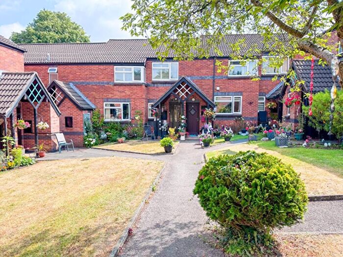 2 Bedroom Flat For Sale In Penney Brook Fold, Hazel Grove, Stockport, SK7