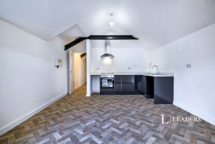 1 Bedroom Flat To Rent In Victoria Avenue, Southend-on-Sea, Essex, SS2