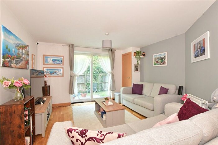 2 Bedroom Flat For Sale In Olympia Way, Whitstable, Kent, CT5