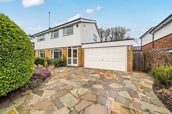 4 Bedroom Detached House For Sale In Melbourne Close, Orpington, Kent, BR6