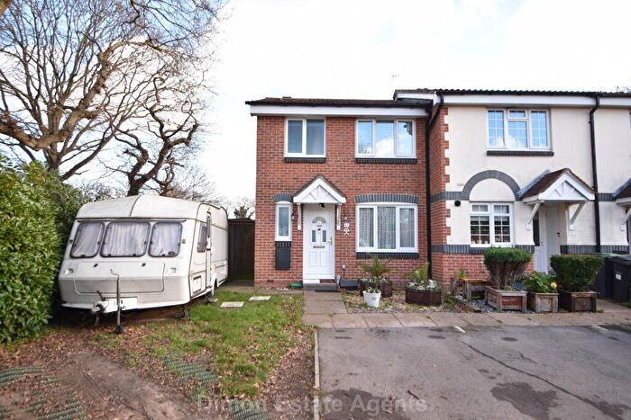 3 Bedroom End Of Terrace House For Sale In Redhouse Park Gardens, Gosport, PO12