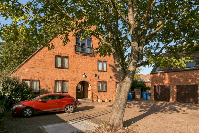 Studio To Rent In Capstan Way, London, SE16