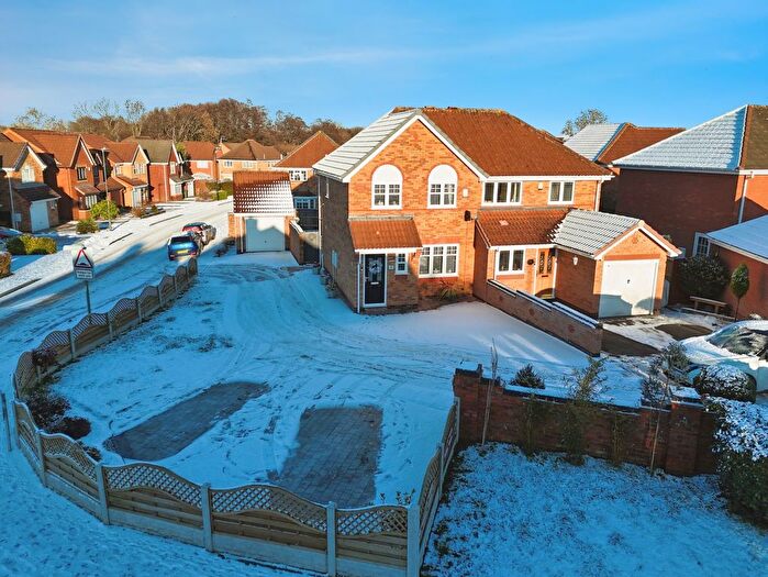 3 Bedroom Semi Detached House For Sale In Redbourn Road, Turnberry Estate, Walsall, WS3