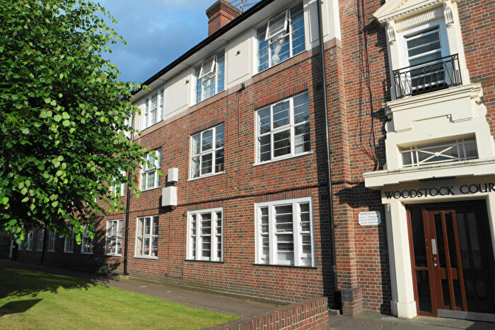 2 Bedroom Flat To Rent In Burnt Ash Hill, London, SE12