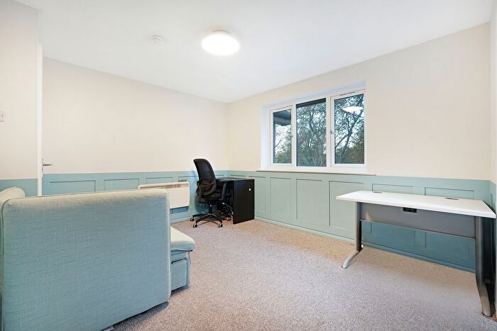 1 Bedroom Flat To Rent In Inwen Court, Grinstead Road, SE8