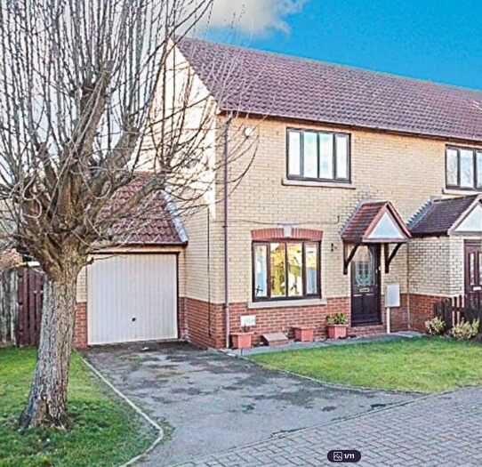 3 Bedroom Semi-Detached House To Rent In Lamberhurst Grove, Milton Keynes, MK7