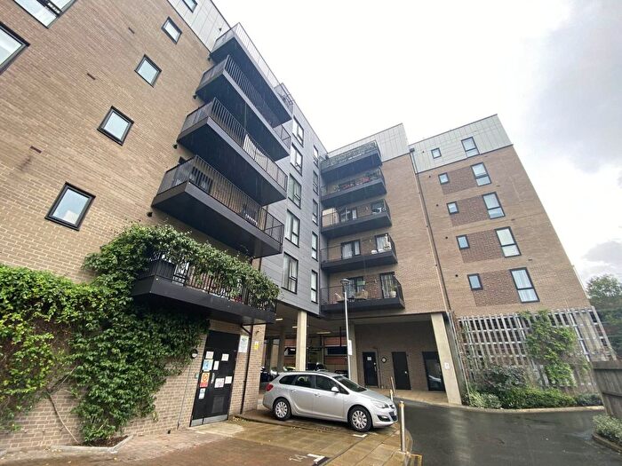 2 Bedroom Flat To Rent In Elstree Way, Borehamwood, WD6