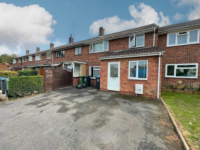 3 Bedroom Semi-Detached House To Rent In Belsize Road, Hemel Hempstead, Hertfordshire, HP3