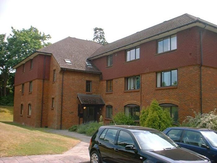 1 Bedroom Flat To Rent In Boxgrove Road, Guildford, GU1