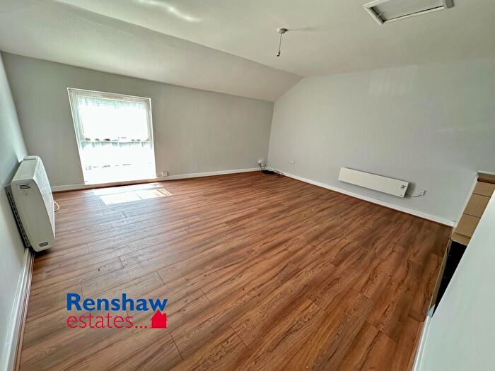 2 Bedroom Flat To Rent In Charlotte Street, Ilkeston, Derbyshire, DE7