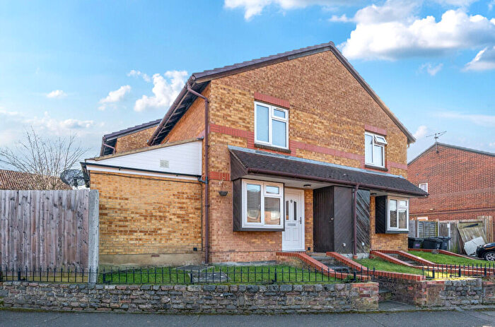 2 Bedroom Semi-Detached House For Sale In Coe Avenue, London, SE25