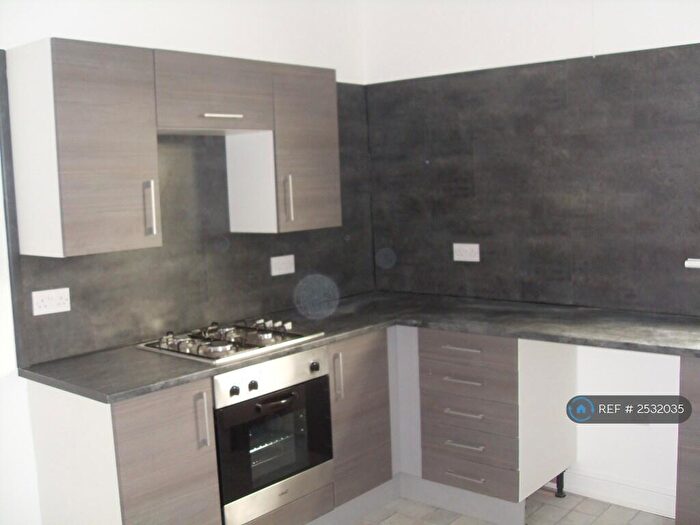 3 Bedroom Flat To Rent In Dalton Road, New Brighton, CH45