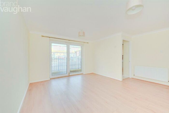 2 Bedroom Apartment To Rent In Collingwood Court, The Strand, Brighton, BN2