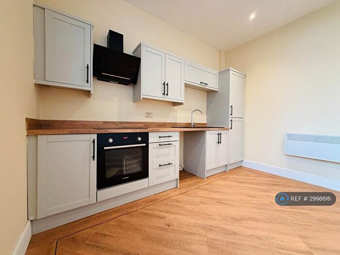 1 Bedroom Flat To Rent In Richardshaw Lane, Pudsey, LS28