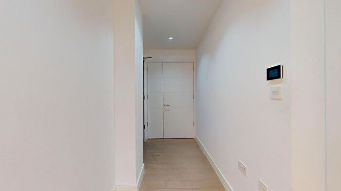 1 Bedroom Flat To Rent In New Horizons Court, Brentford, TW8