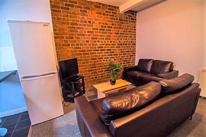 3 Bedroom Flat To Rent In Ecclesall Road, Sheffield, S11