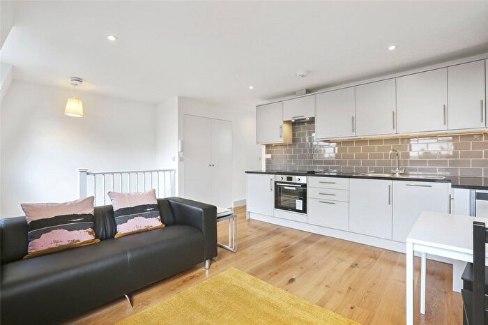 1 Bedroom Flat To Rent In Coverdale Road, London, W12