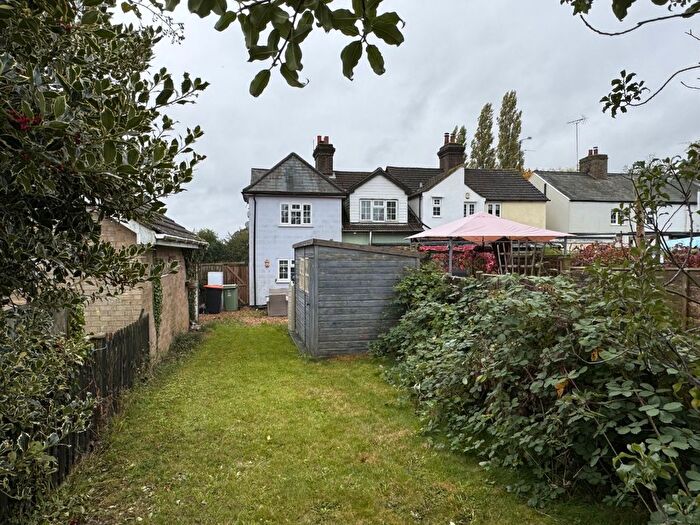 2 Bedroom End Of Terrace House For Sale In Church Road, Streatley, Luton, LU3
