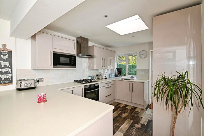 3 Bedroom Terraced House For Sale In Maidstone Road, Gillingham, ME8