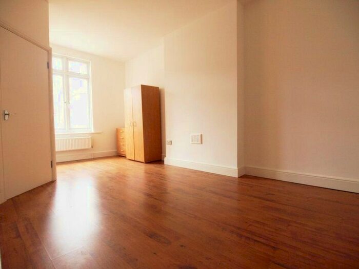 Studio To Rent In Mount View Road, Crouch Hill, N4