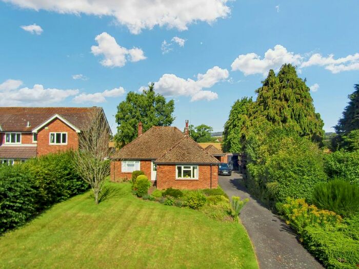 3 Bedroom Detached Bungalow For Sale In Sandyhurst Lane, Ashford, TN25