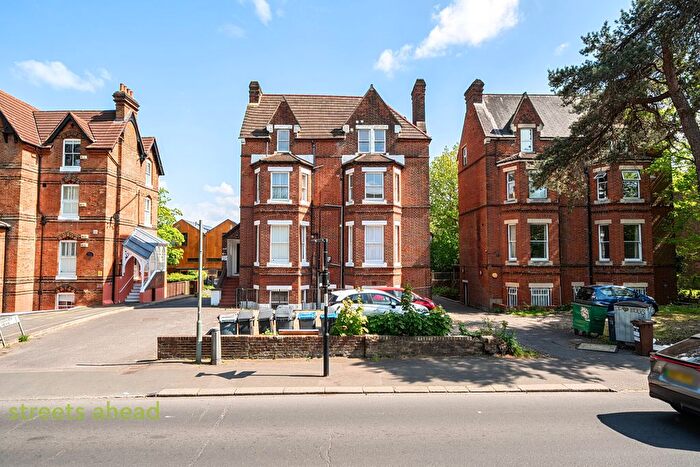 2 Bedroom Flat For Sale In Church Road, London, SE19