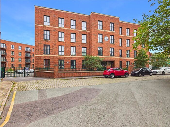 2 Bedroom Apartment For Sale In Park Green, Macclesfield, Cheshire, SK11