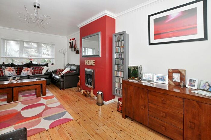 2 Bedroom Maisonette To Rent In Hawes Lane, West Wickham, BR4