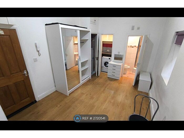 Studio To Rent In High Street, London, W3