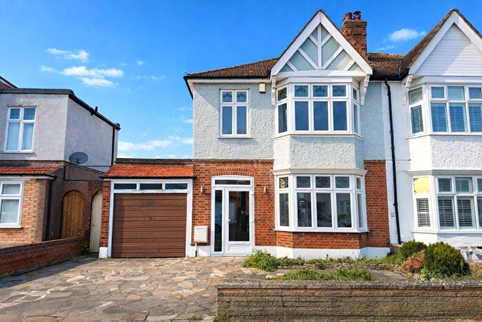 3 Bedroom Semi Detached House For Sale In Crantock Road, London, SE6