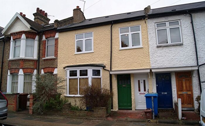 2 Bedroom Flat To Rent In St. Aidans Road, Southwark, SE22