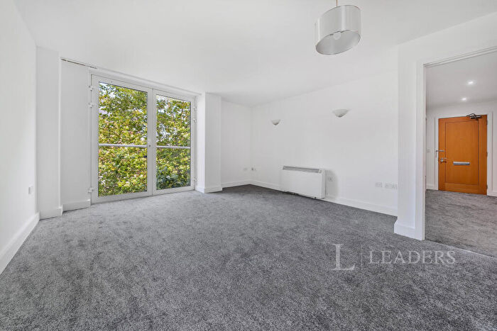 1 Bedroom Apartment To Rent In Endeavour Court, Ocean Village, SO14