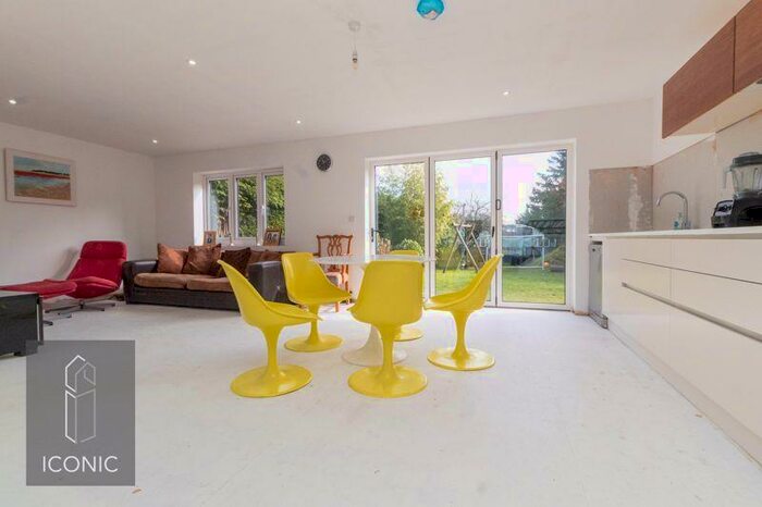6 Bedroom Semi-Detached House For Sale In Reepham Road, Little Witchingham, Norwich, NR9