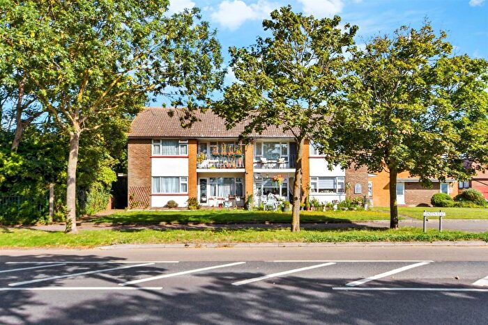 2 Bedroom Maisonette For Sale In Grange Road, Ramsgate, Kent, CT11