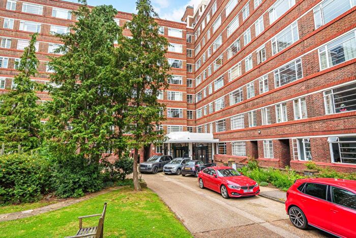 1 Bedroom Flat To Rent In Du Cane Court, Balham, London, SW17
