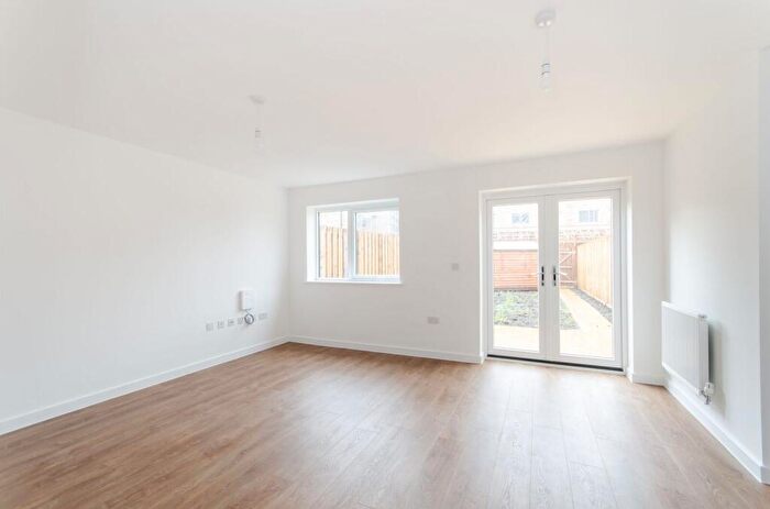5 Bedroom House To Rent In Fenton Road, Harrow, HA2