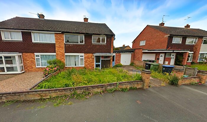 3 Bedroom Semi-Detached House For Sale In Cherry Orchard, Stratford-Upon-Avon, CV37