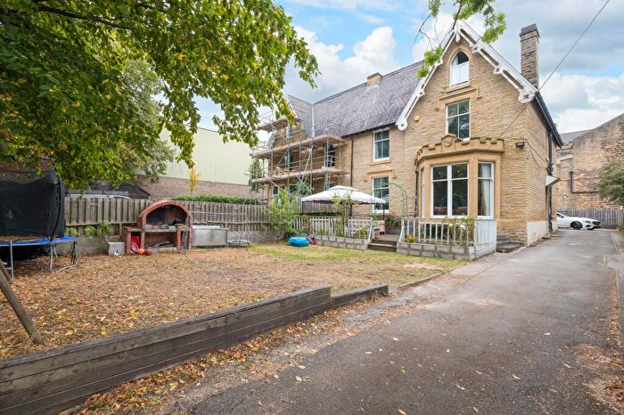 7 Bedroom Semi-Detached House For Sale In Broomgrove Road, Botanical Gardens, S10