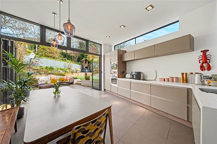 3 Bedroom Flat For Sale In Hornsey Rise Gardens, London, N19