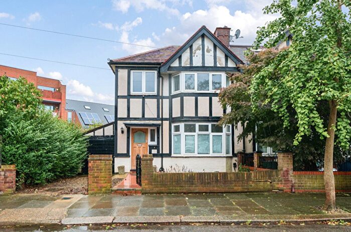 3 Bedroom Semi-Detached House For Sale In Kathleen Avenue, London, W3