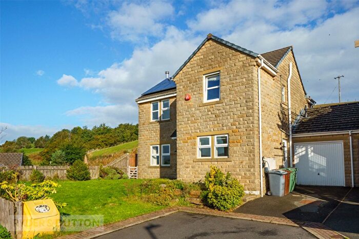 4 Bedroom Link Detached House For Sale In Meadow Lane, Slaithwaite, Huddersfield, West Yorkshire, HD7