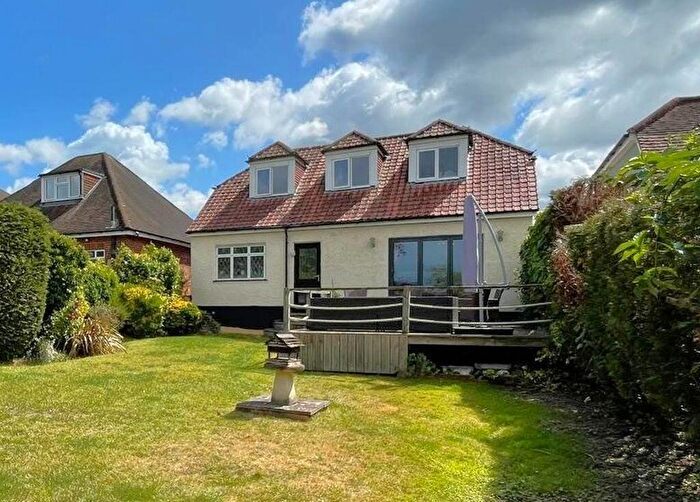4 Bedroom Chalet For Sale In New Road, Bourne End, SL8
