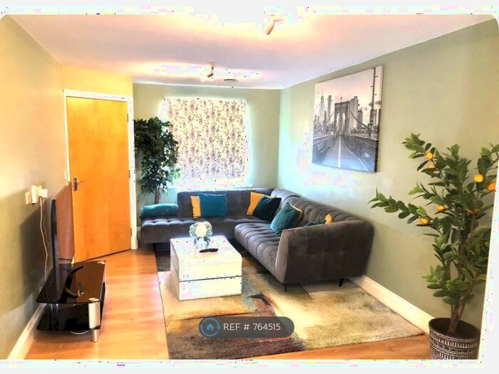 3 Bedroom Semi-Detached House To Rent In Weston Court, Bristol, BS11